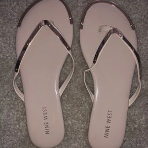 NINE WEST WOMEN'S Nude Blush Rose Gold THONG Flip Flop SANDALS SIZE 5
